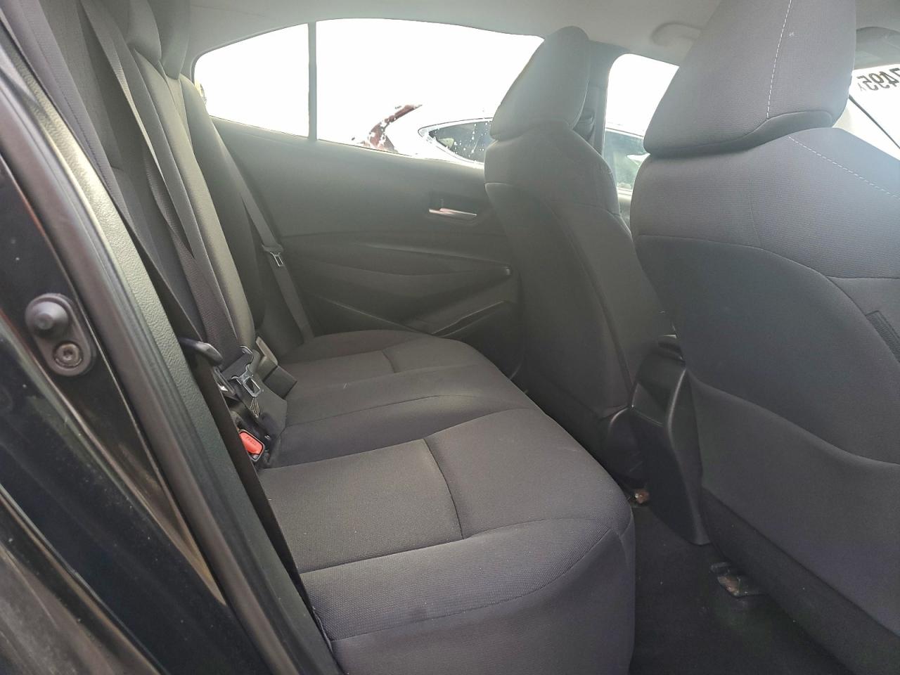 2020 TOYOTA COROLLA LE photo 10