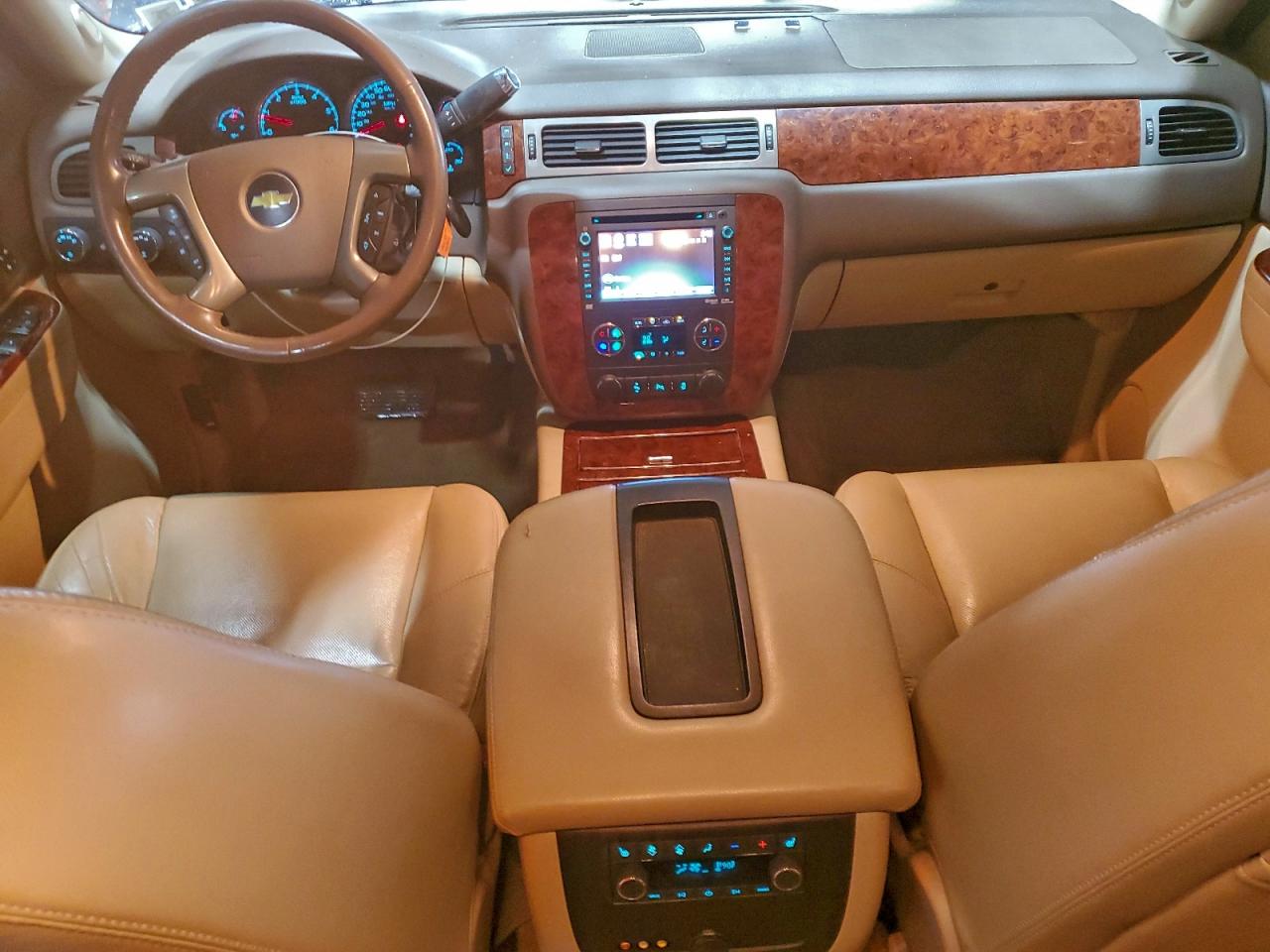 2013 CHEVROLET SUBURBAN K1500 LTZ photo 8