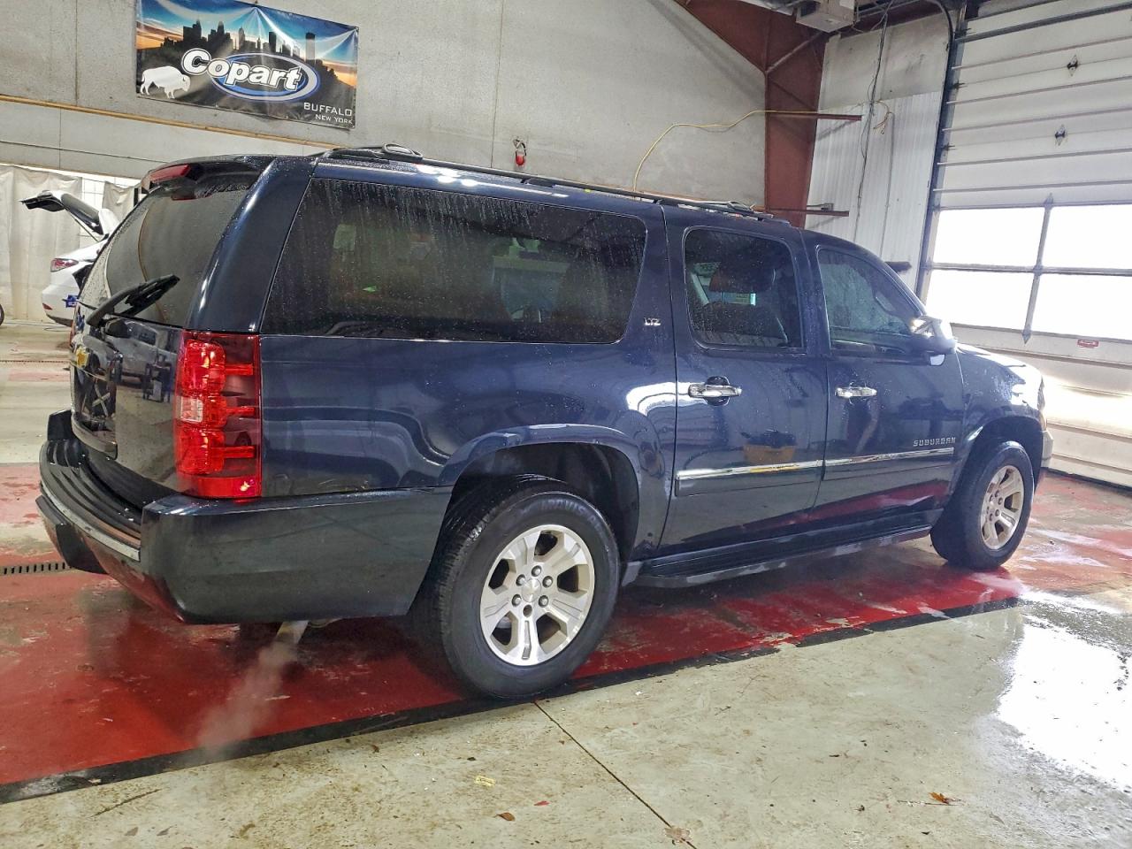 2013 CHEVROLET SUBURBAN K1500 LTZ photo 3