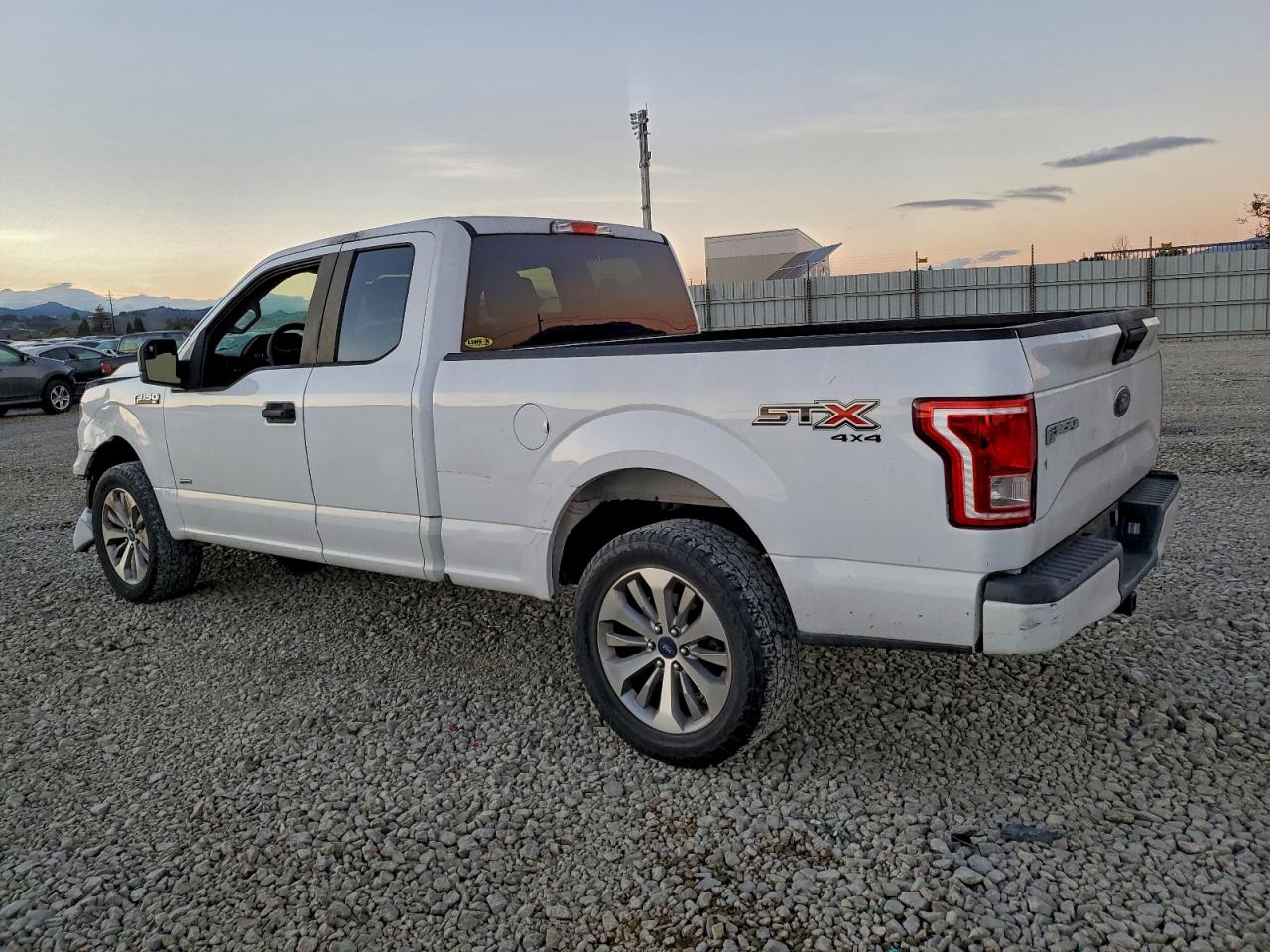 2017 FORD F150 SUPER CAB photo 2