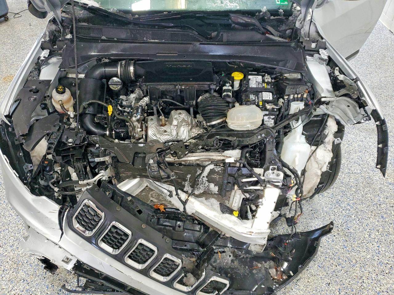 2024 JEEP COMPASS LATITUDE photo 12