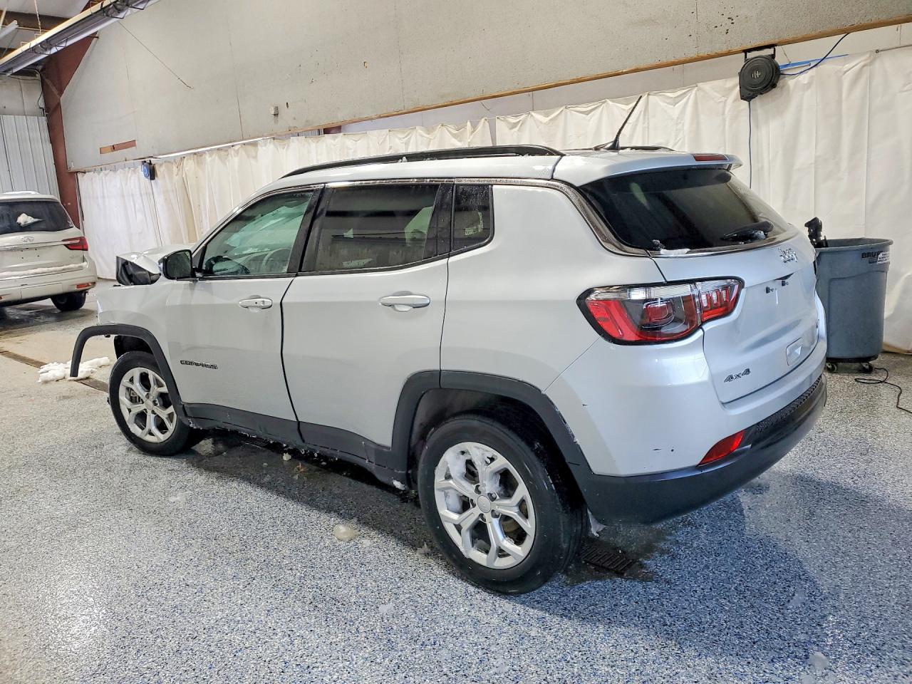 2024 JEEP COMPASS LATITUDE photo 2