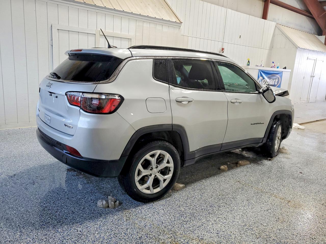 2024 JEEP COMPASS LATITUDE photo 3