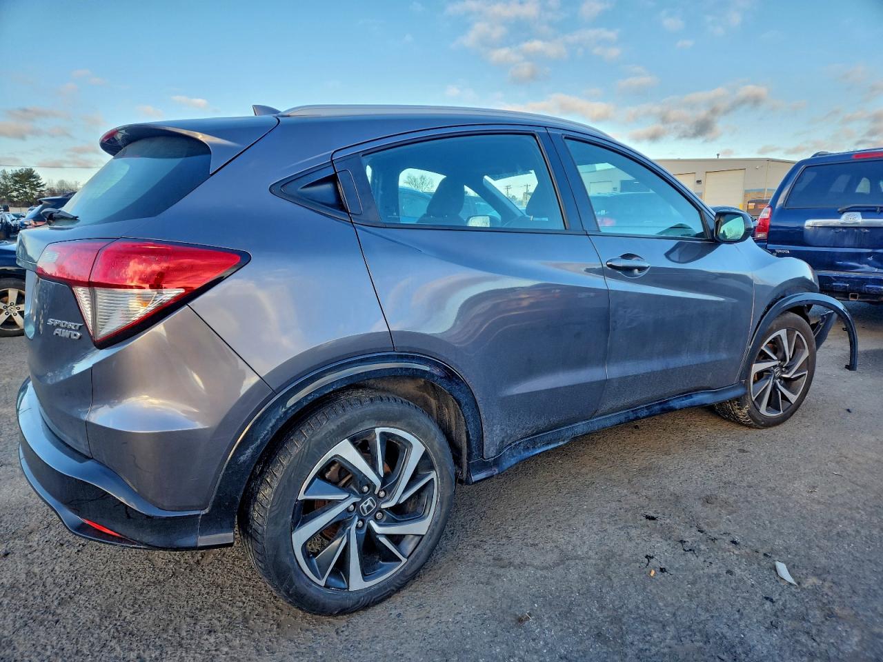 2019 HONDA HR-V SPORT photo 3