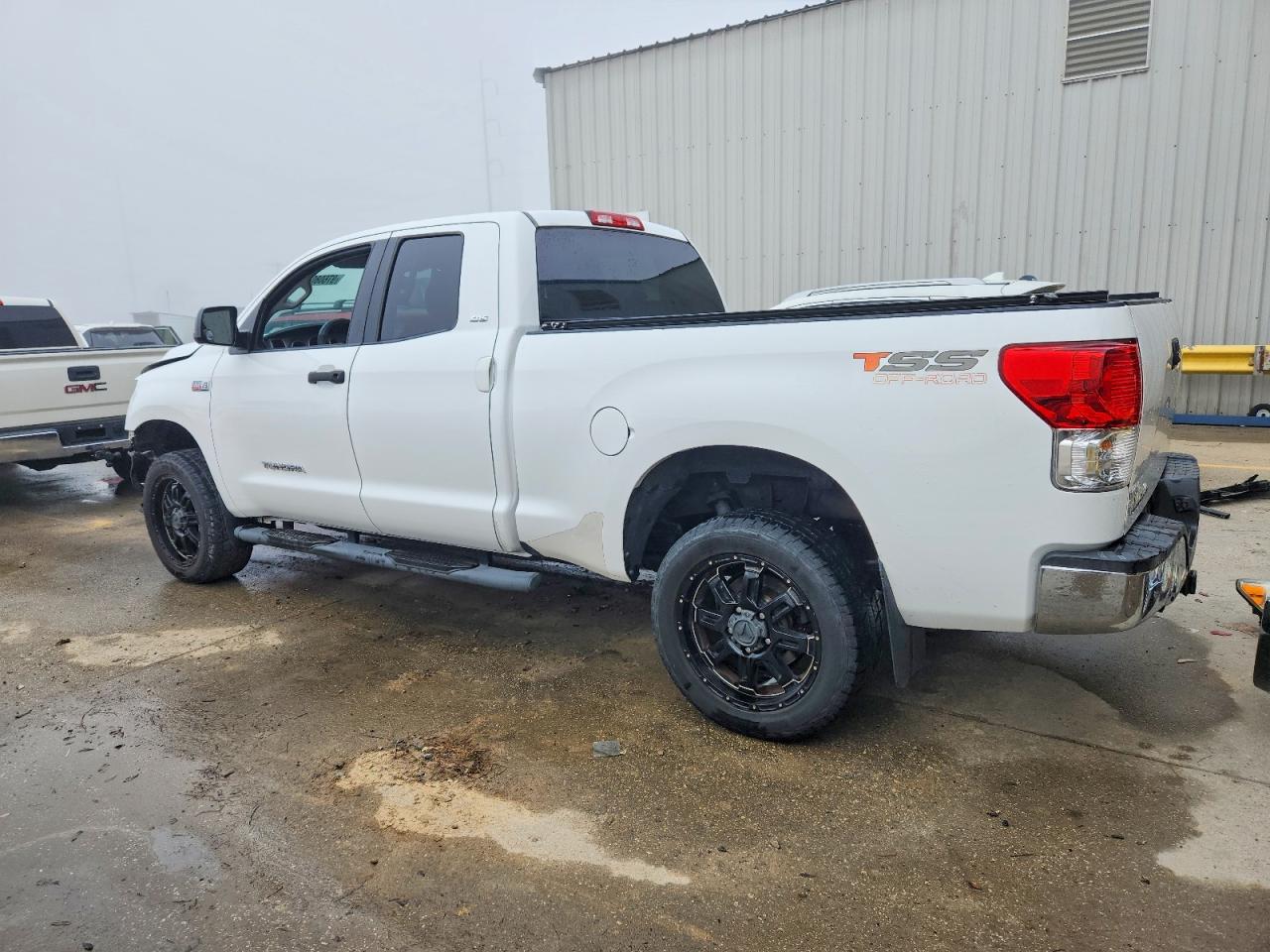 2013 TOYOTA TUNDRA DOUBLE CAB SR5 photo 2