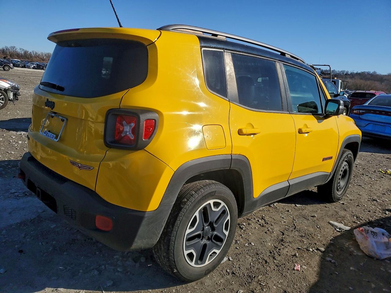 2015 JEEP RENEGADE TRAILHAWK photo 3