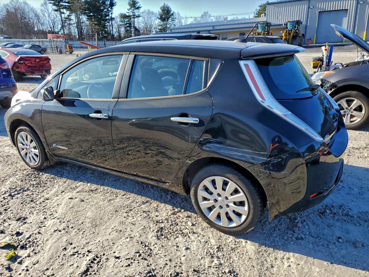 2016 NISSAN LEAF photo 2