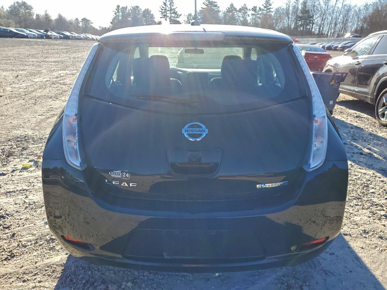 2016 NISSAN LEAF photo 6