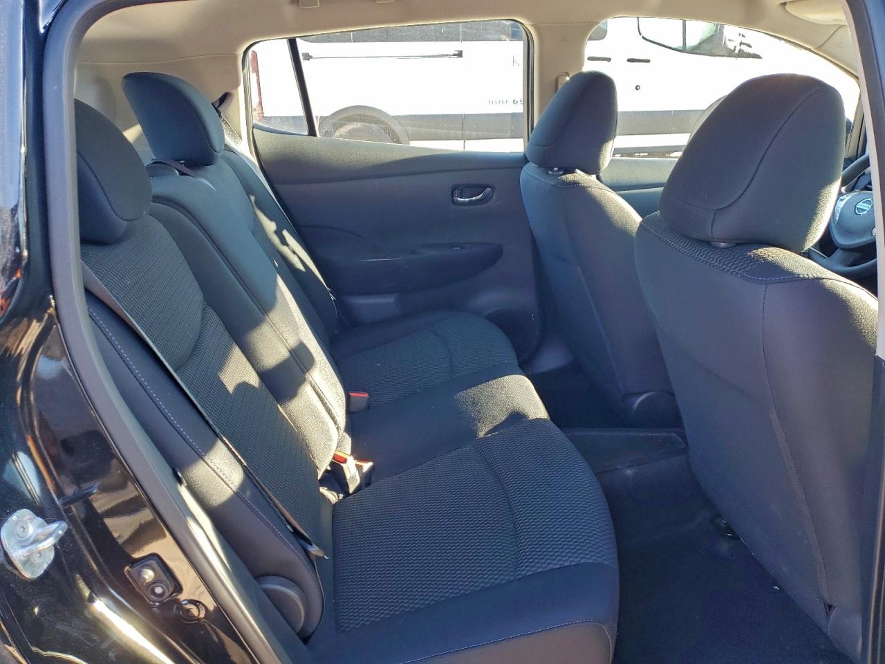2016 NISSAN LEAF photo 10