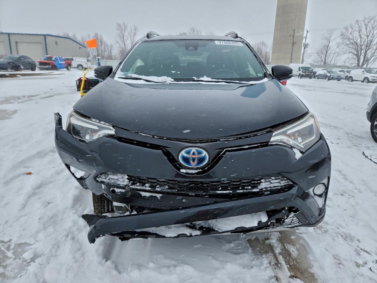 2017 TOYOTA RAV4 HV SE photo 5