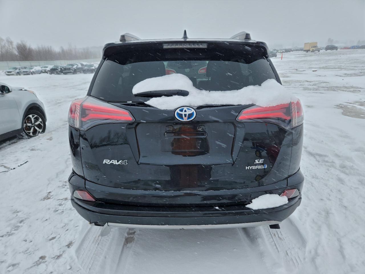 2017 TOYOTA RAV4 HV SE photo 6