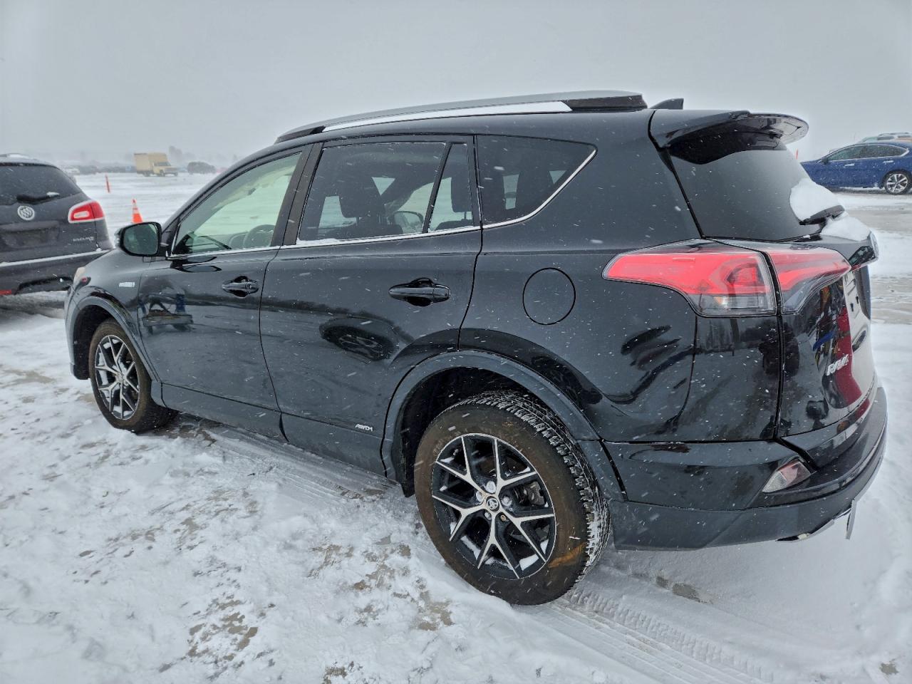 2017 TOYOTA RAV4 HV SE photo 2