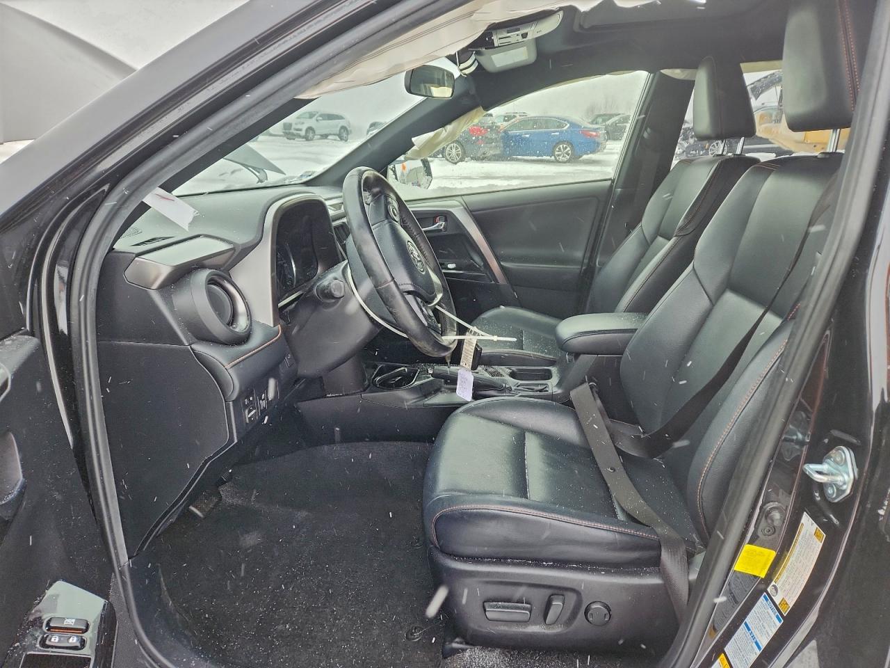 2017 TOYOTA RAV4 HV SE photo 7