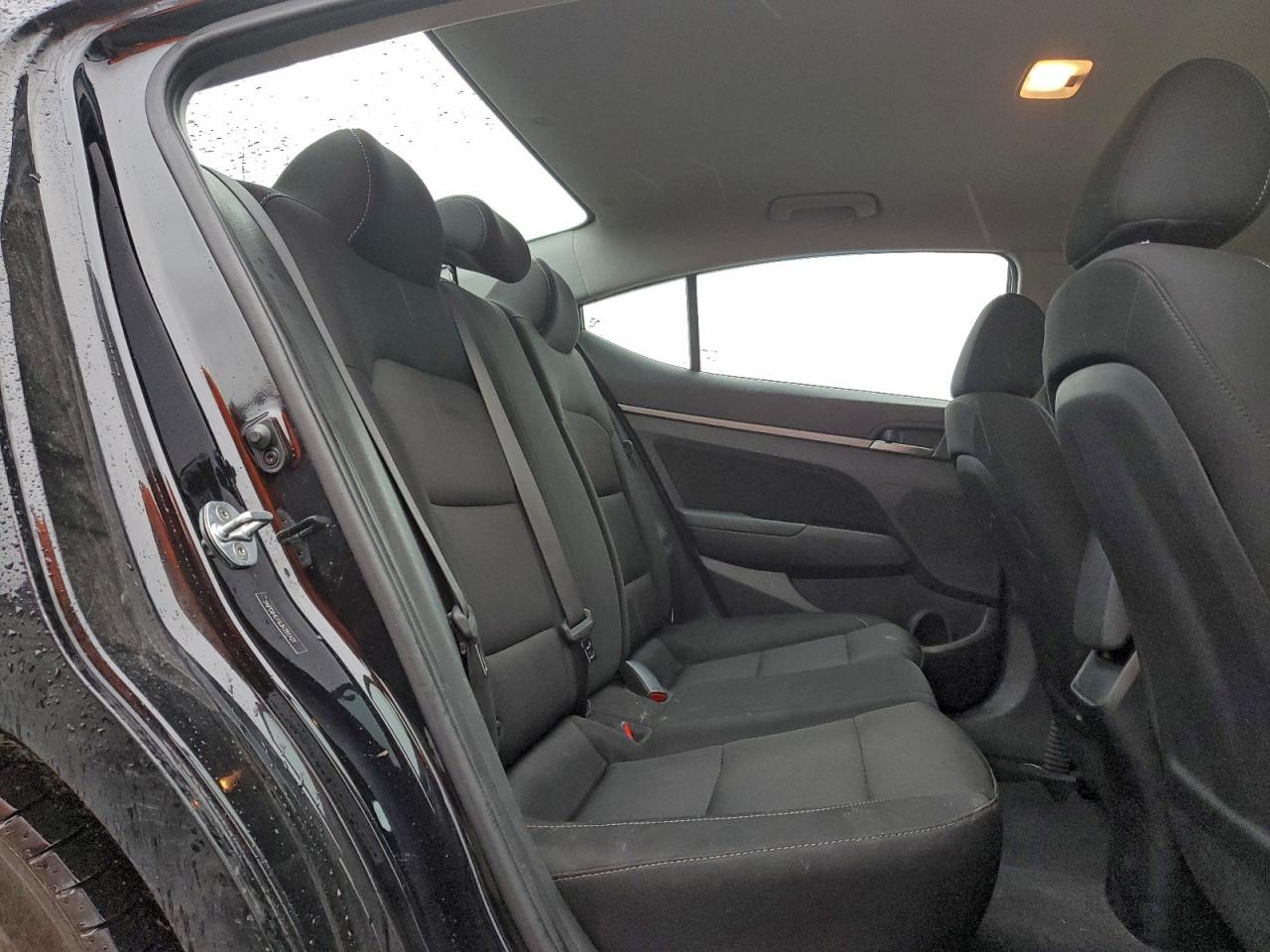 2018 HYUNDAI ELANTRA SEL photo 10