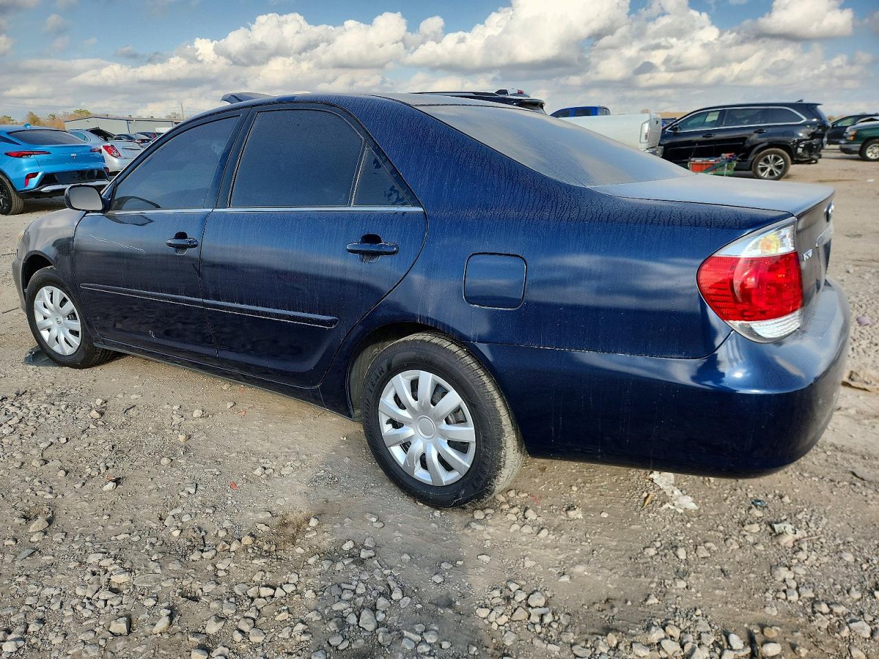 2005 TOYOTA CAMRY LE photo 2