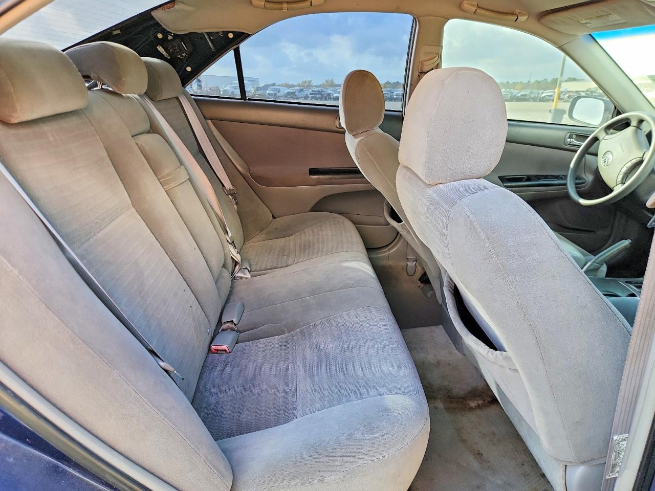 2005 TOYOTA CAMRY LE photo 10