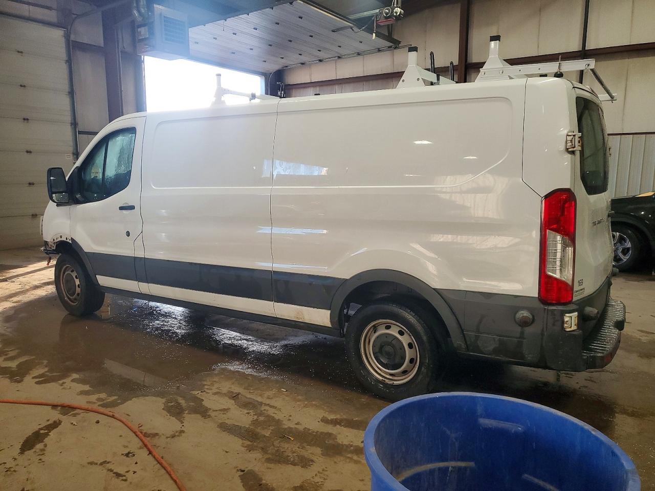2017 FORD TRANSIT T-150 photo 2