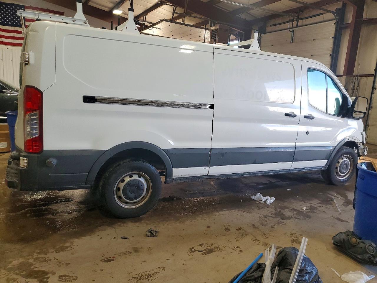 2017 FORD TRANSIT T-150 photo 3
