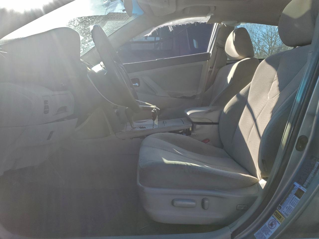2011 TOYOTA CAMRY BASE photo 7