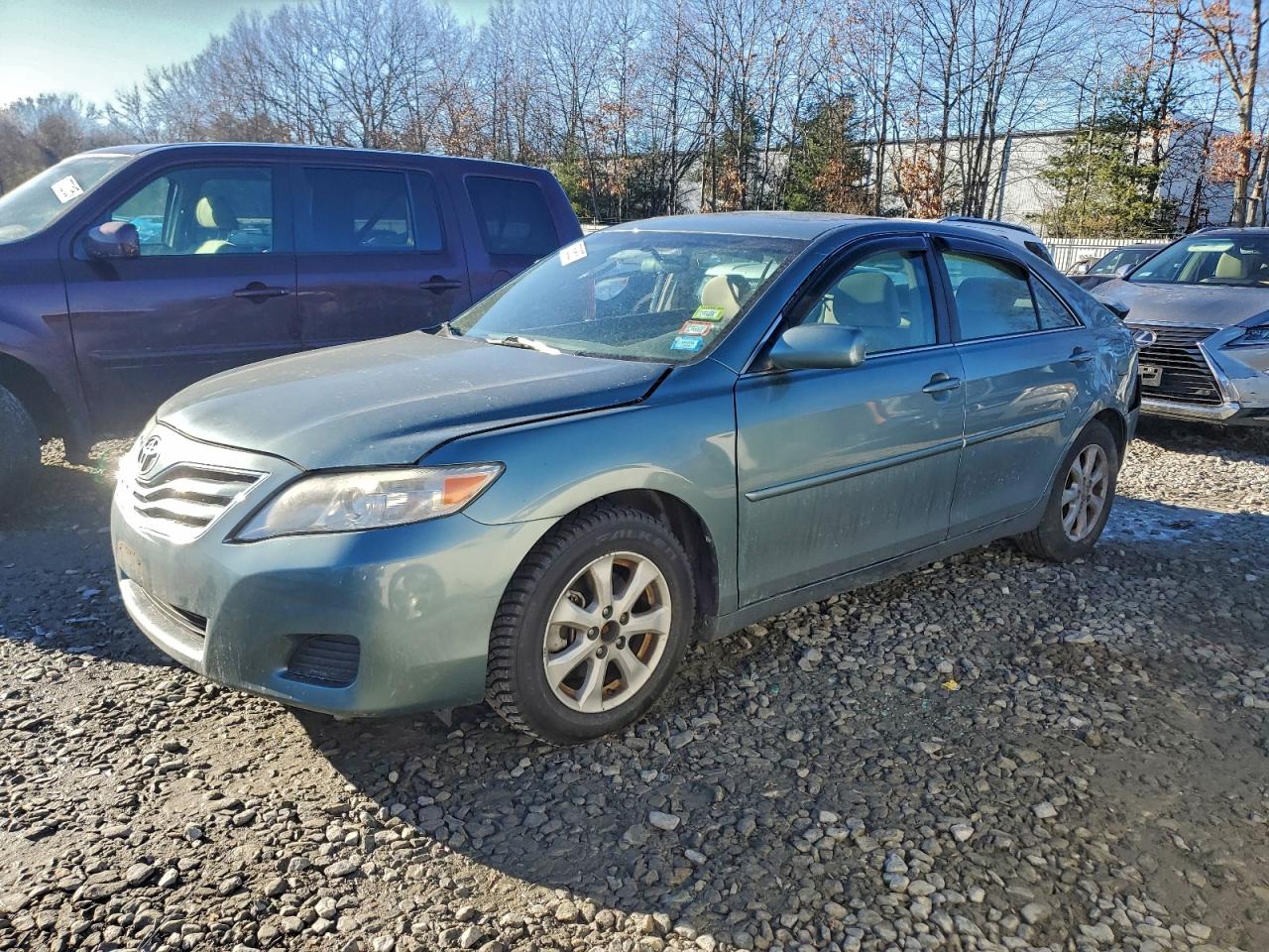 2011 TOYOTA CAMRY