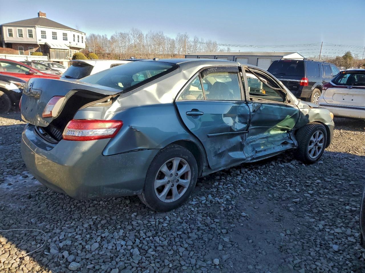 2011 TOYOTA CAMRY BASE photo 3