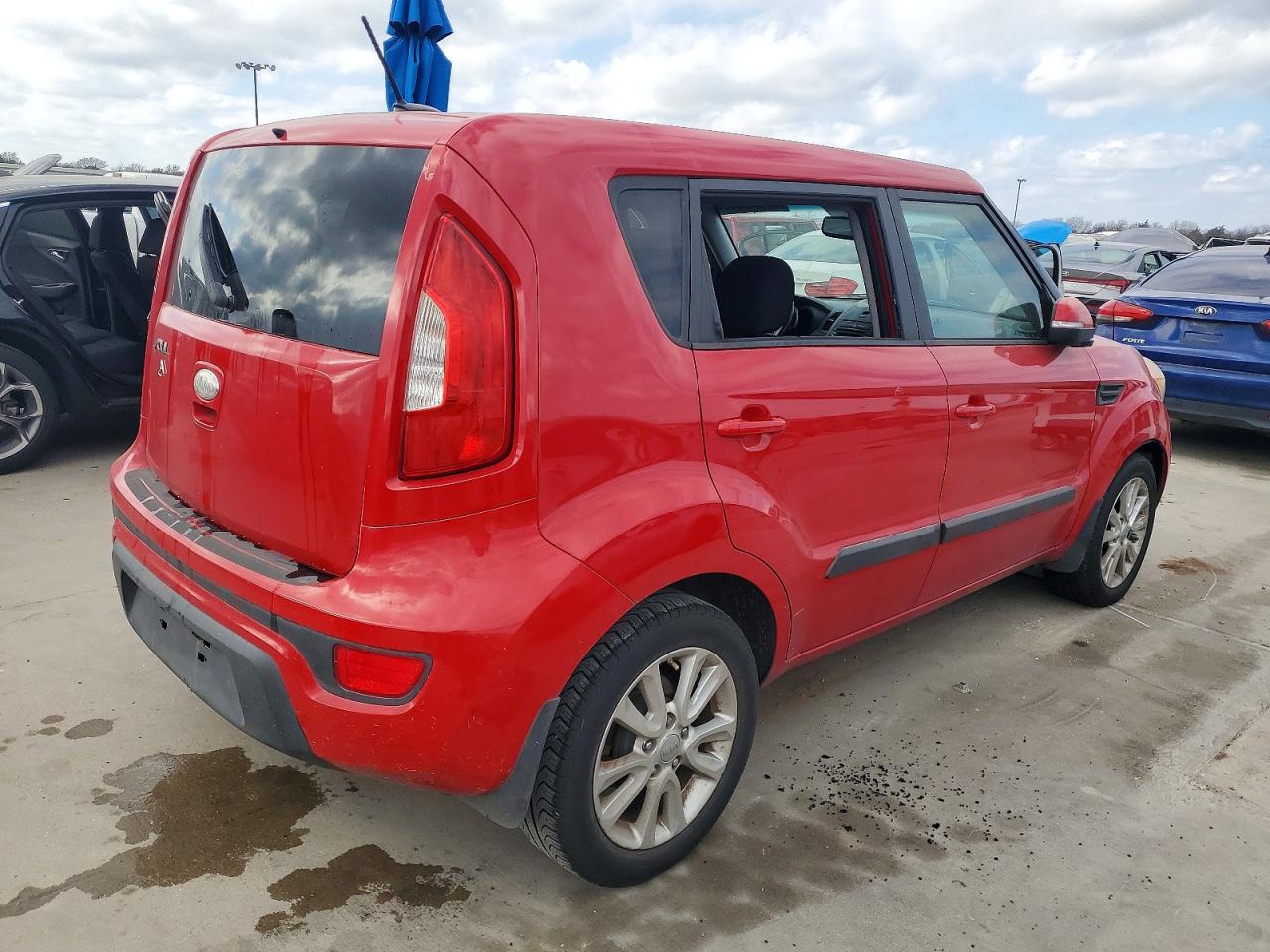 2013 KIA SOUL + photo 3