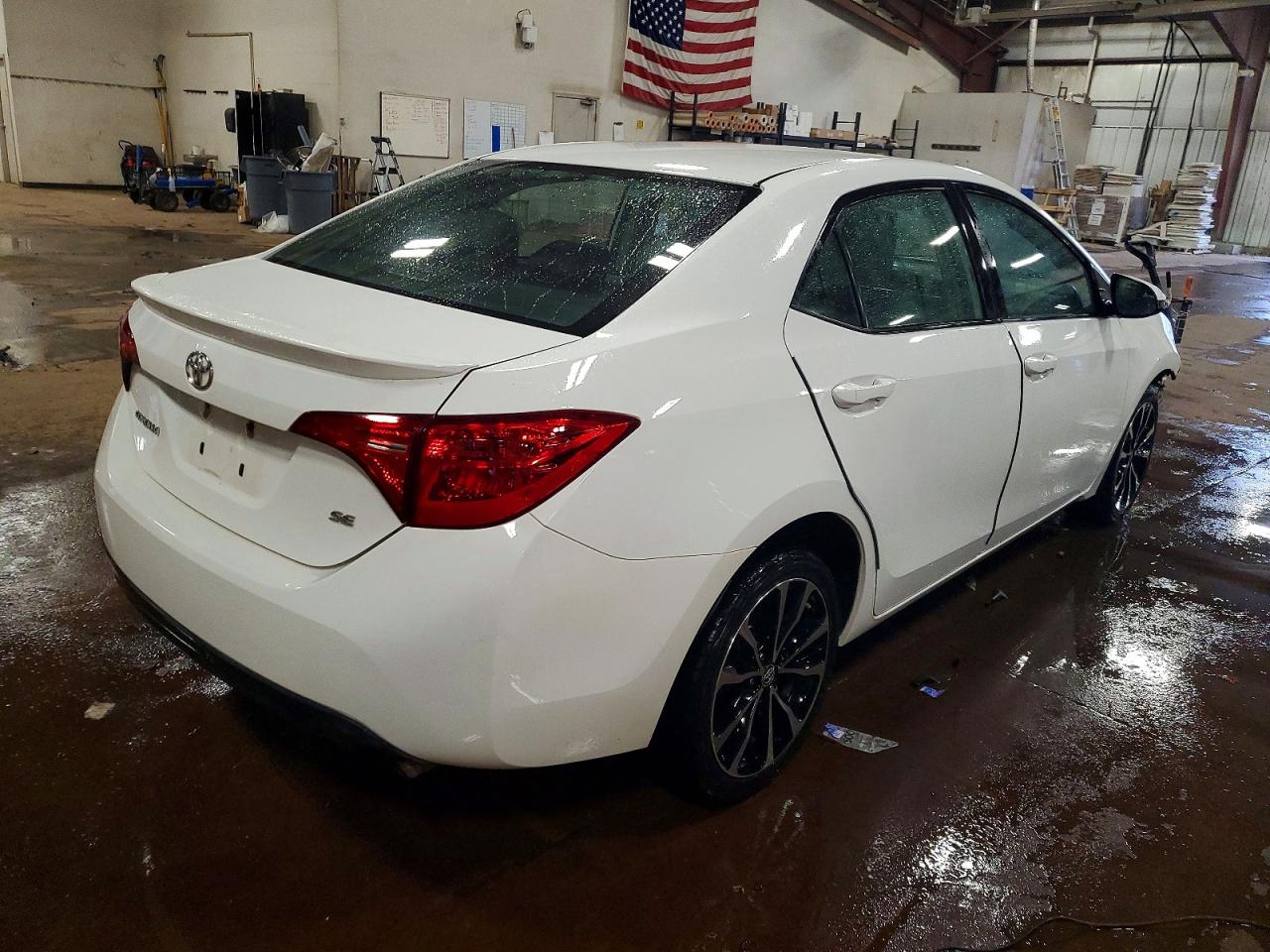 2017 TOYOTA COROLLA L photo 3