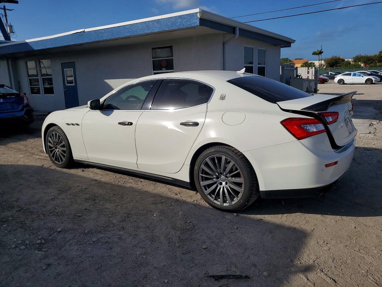 2017 MASERATI GHIBLI photo 2