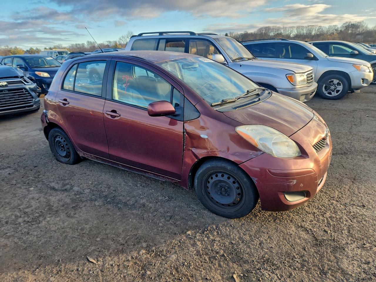 2010 TOYOTA YARIS photo 4