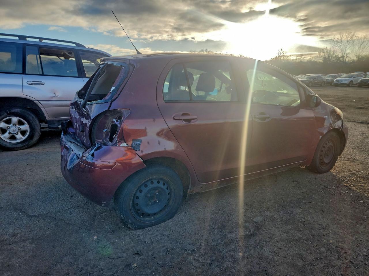2010 TOYOTA YARIS photo 3