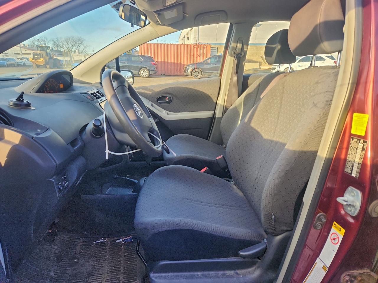 2010 TOYOTA YARIS photo 7