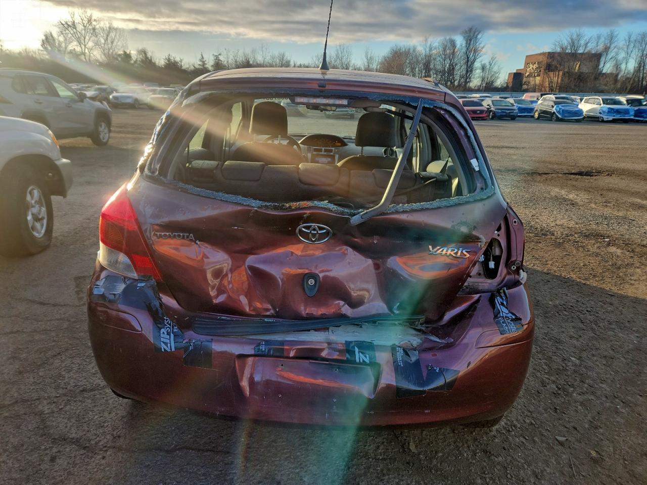 2010 TOYOTA YARIS photo 6