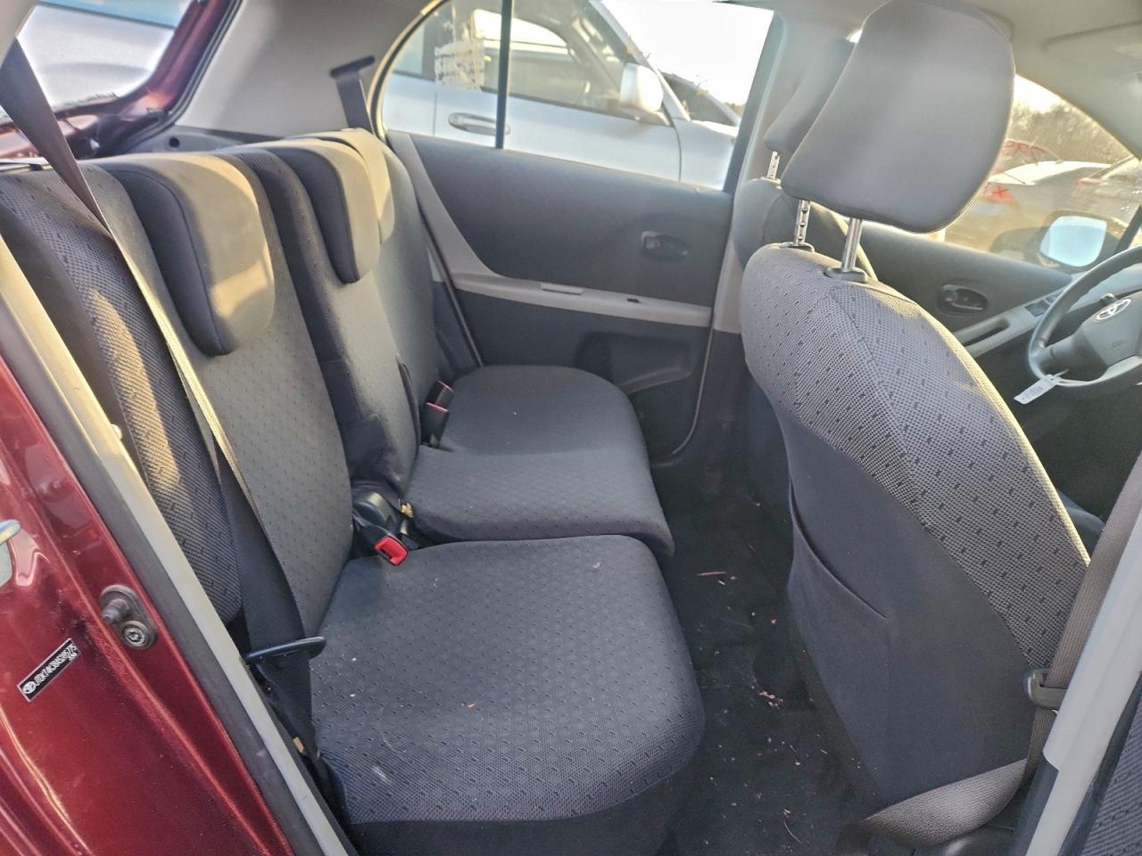 2010 TOYOTA YARIS photo 10