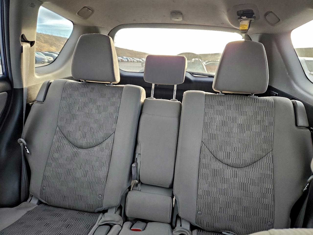 2011 TOYOTA RAV4 photo 10