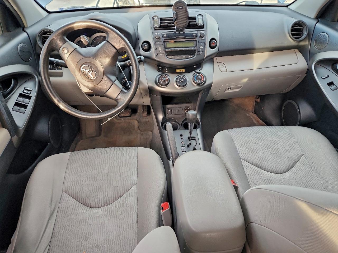 2011 TOYOTA RAV4 photo 8
