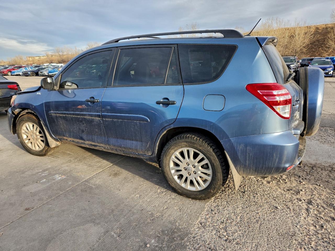 2011 TOYOTA RAV4 photo 2