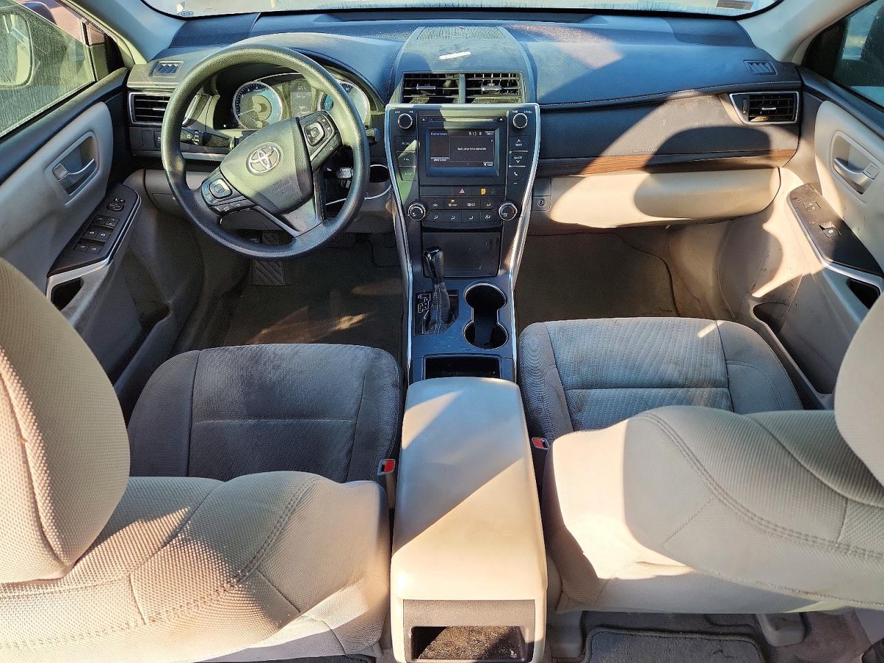 2016 TOYOTA CAMRY LE photo 8