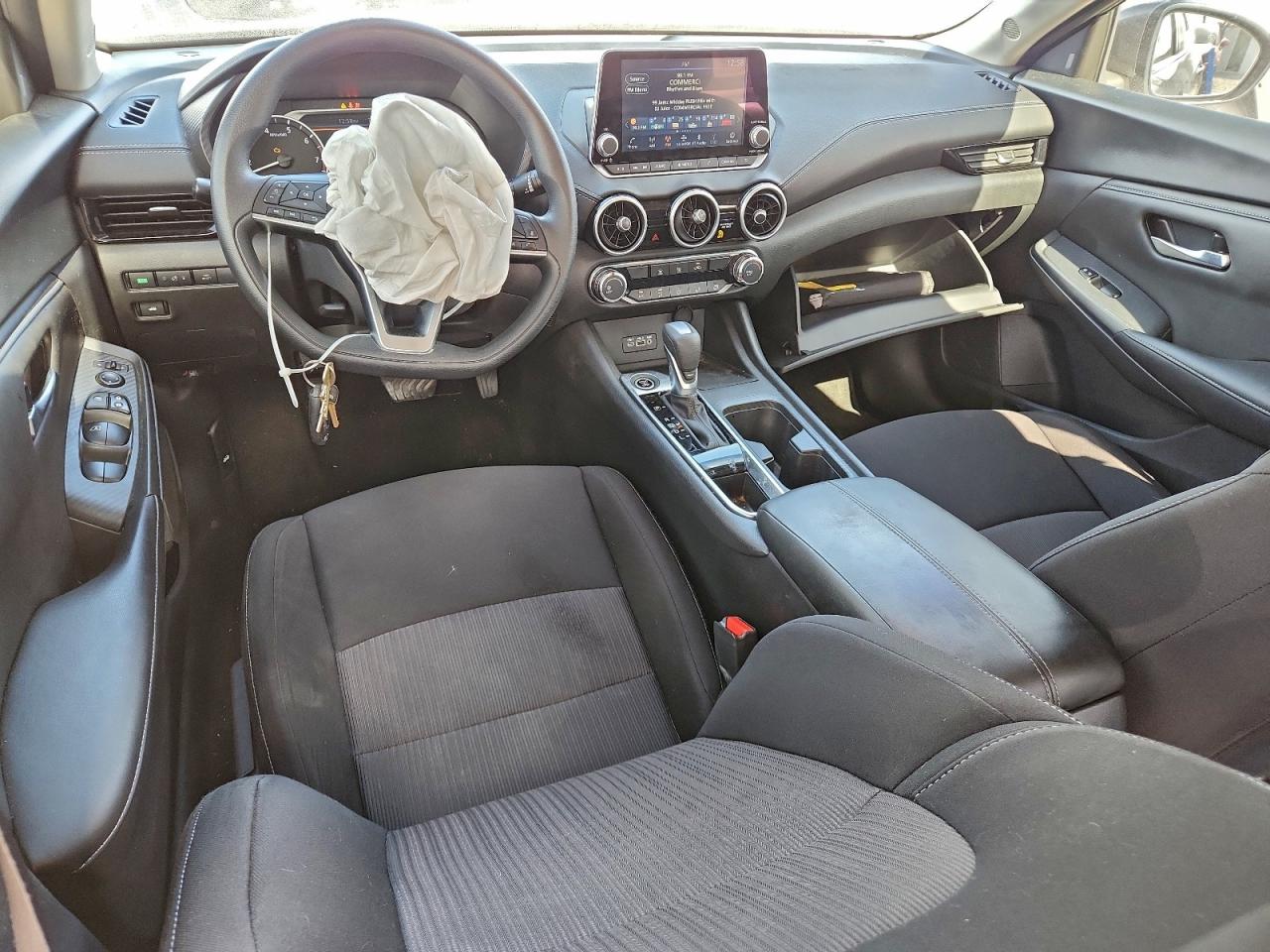 2023 NISSAN SENTRA SV photo 8