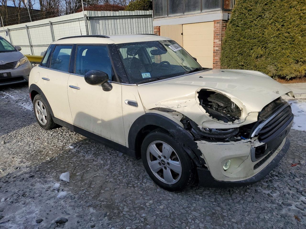 2021 MINI COOPER photo 4