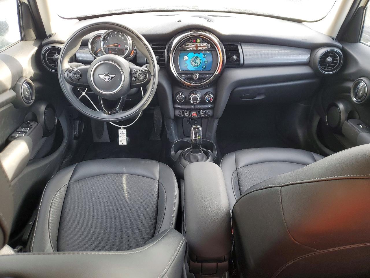 2021 MINI COOPER photo 8