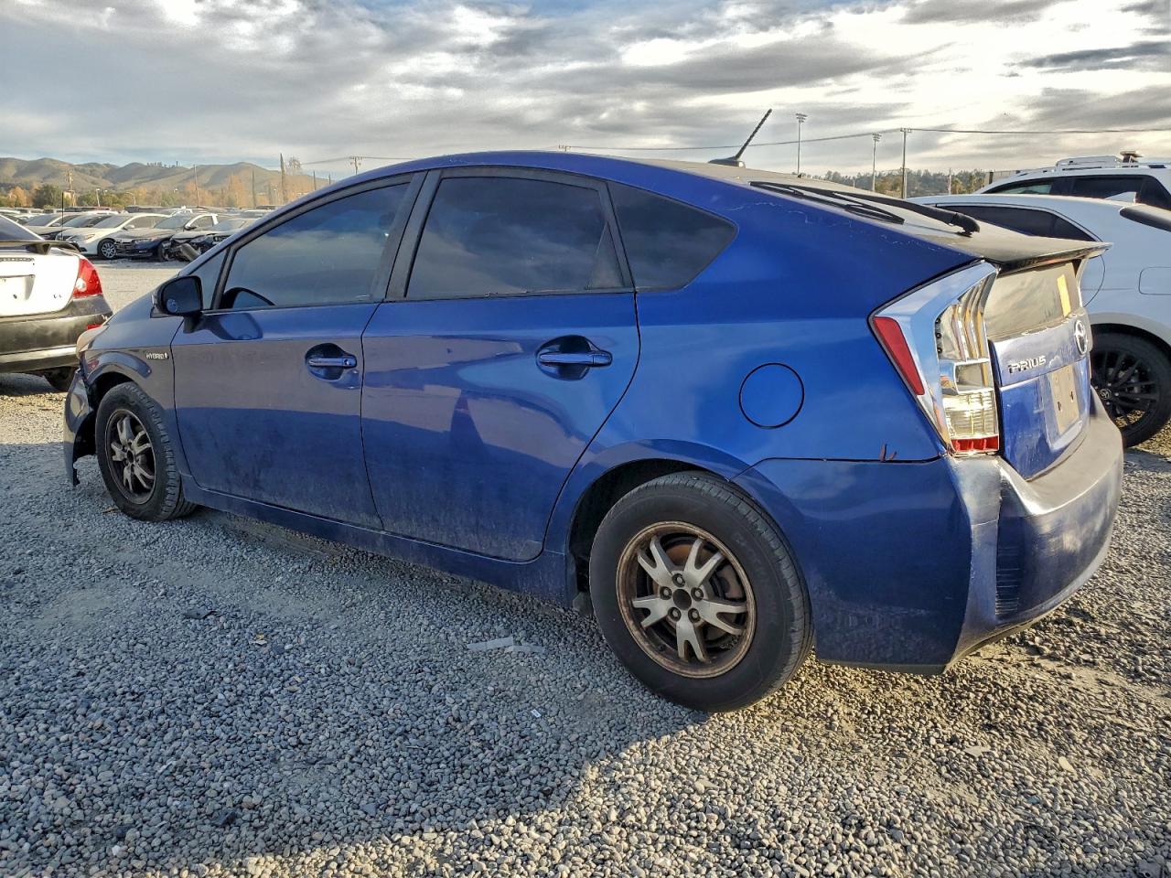 2011 TOYOTA PRIUS photo 2