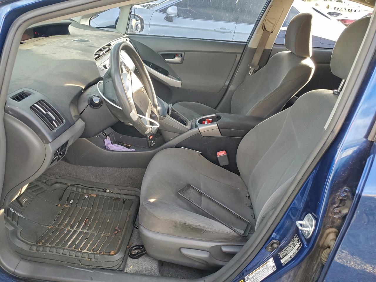 2011 TOYOTA PRIUS photo 7