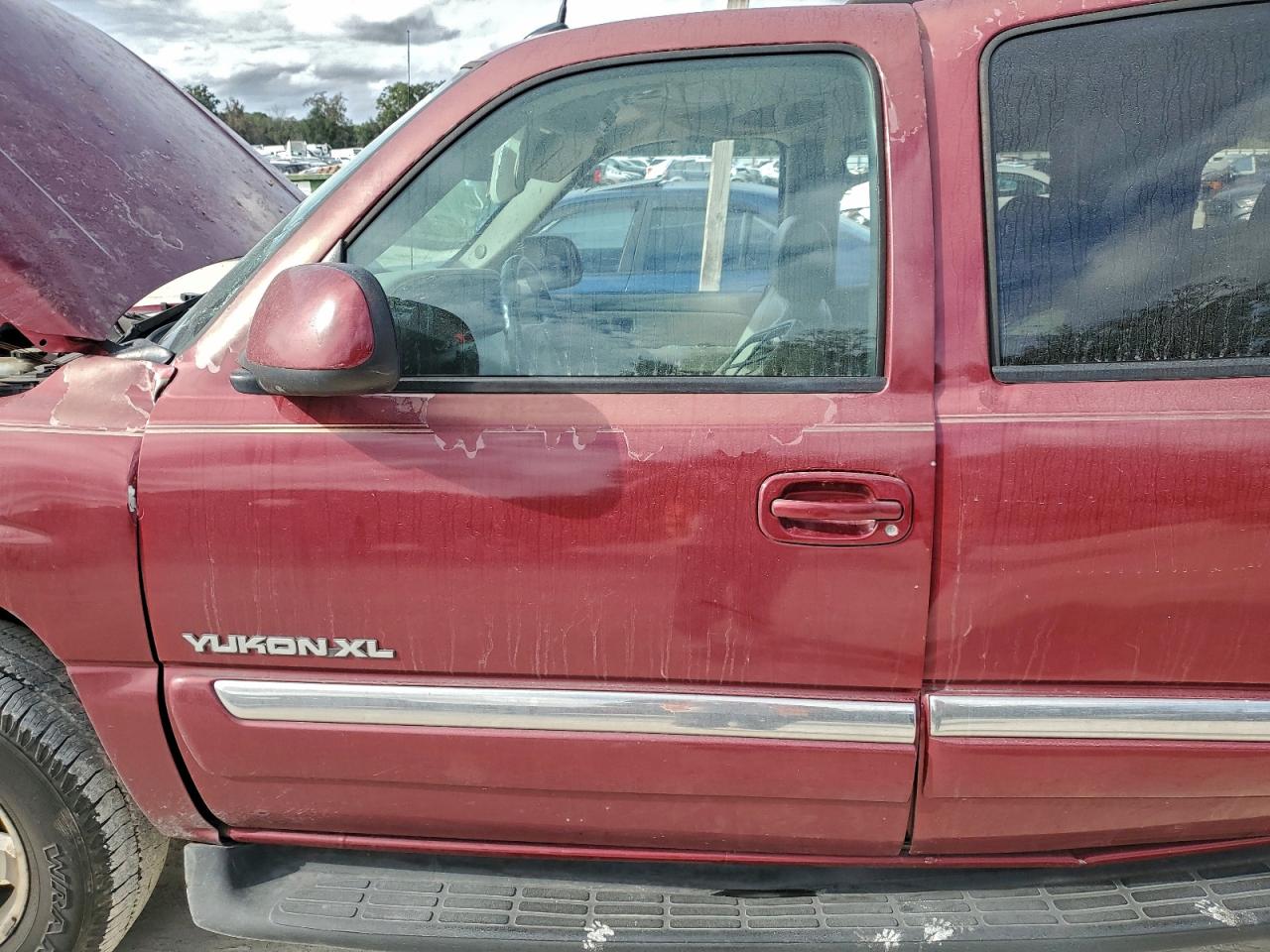 2004 GMC YUKON XL C1500 photo 13