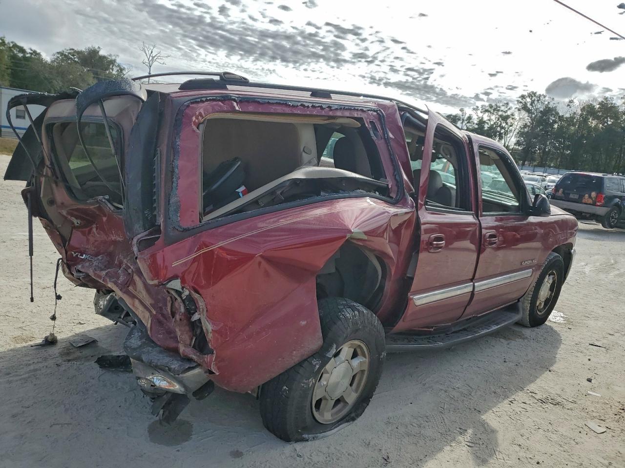 2004 GMC YUKON XL C1500 photo 5