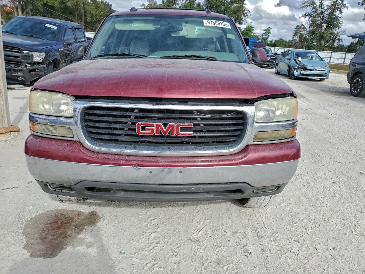 2004 GMC YUKON XL C1500 photo 9