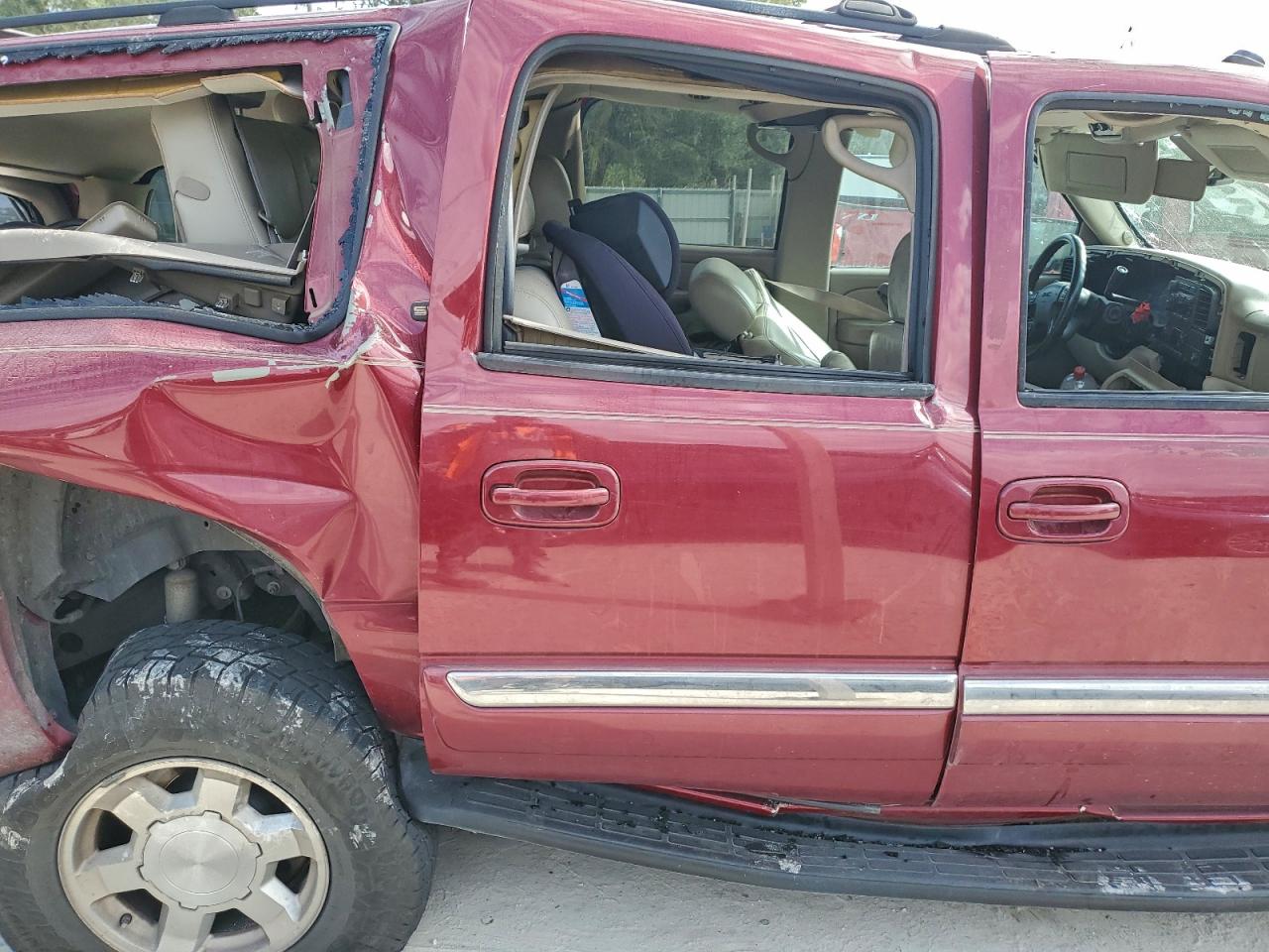 2004 GMC YUKON XL C1500 photo 21