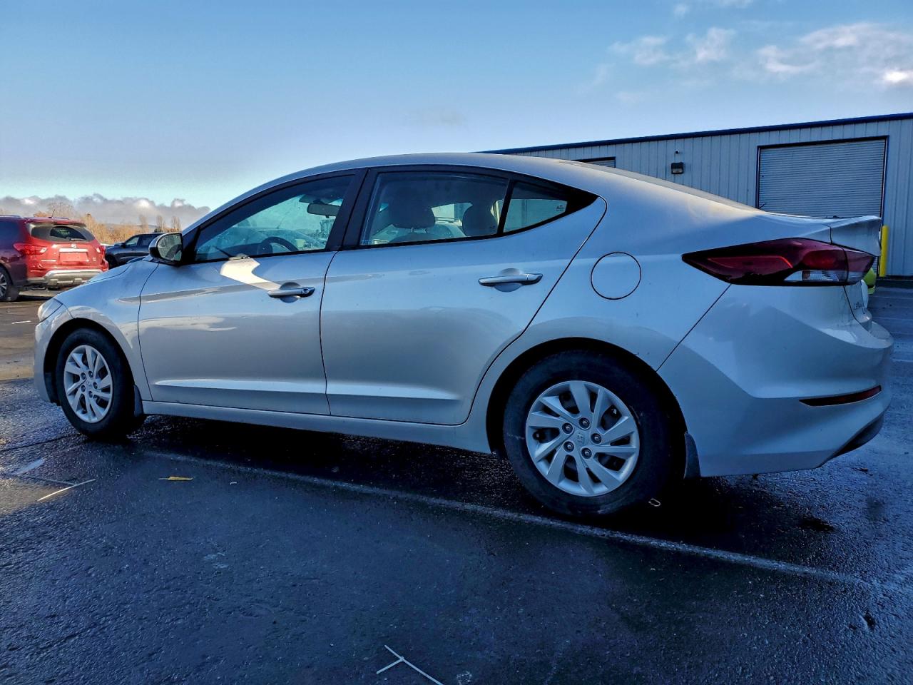 2018 HYUNDAI ELANTRA SE photo 2