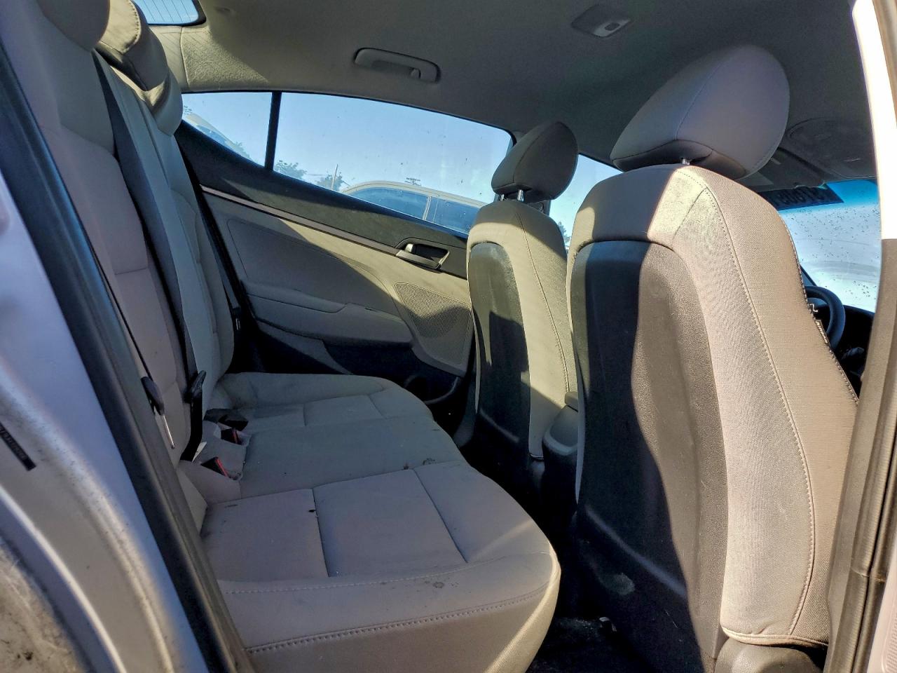 2018 HYUNDAI ELANTRA SE photo 10