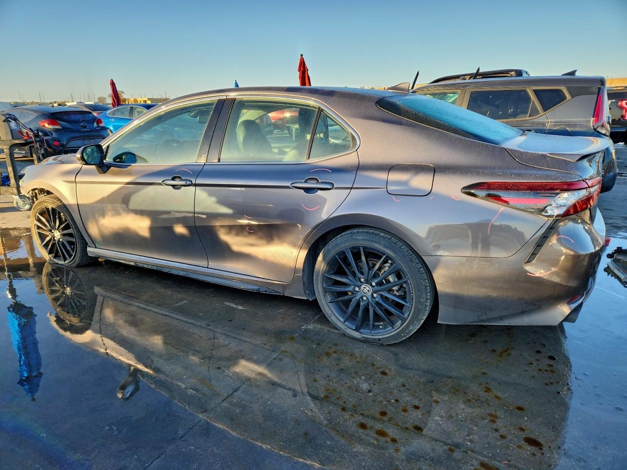 2022 TOYOTA CAMRY XSE photo 2