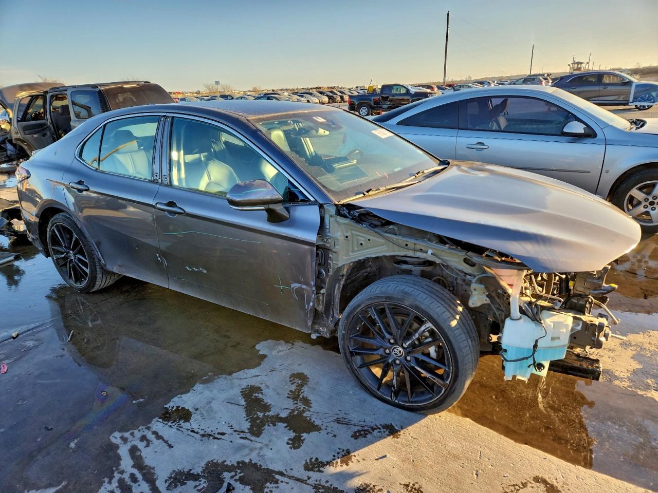 2022 TOYOTA CAMRY XSE photo 4